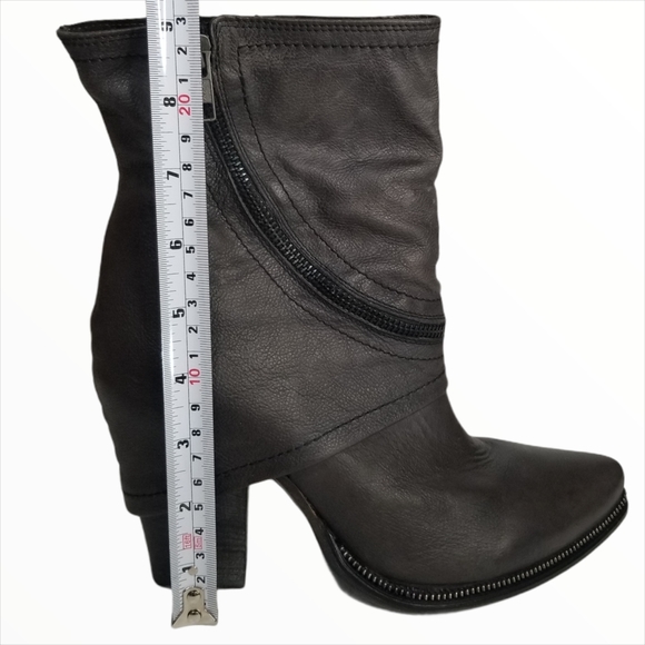 Francesco Morichetti Grey Leather Heeled Boots - Picture 13 of 16